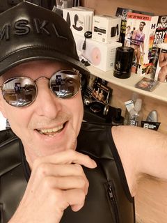 Lenny52 peep show capo e puttana