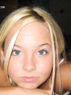 Foto amatoriali sexy biondina