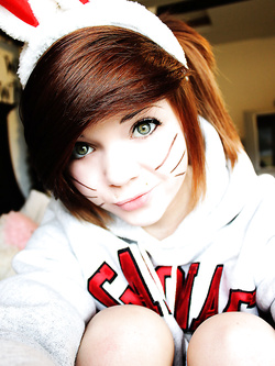 Autoscatti hot di una 19enne in lingerie