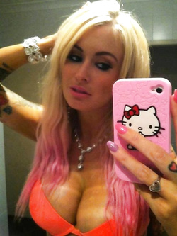 Selfie di ragazze tettone amatoriali