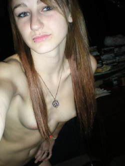 Foto di una vergine diciottenne