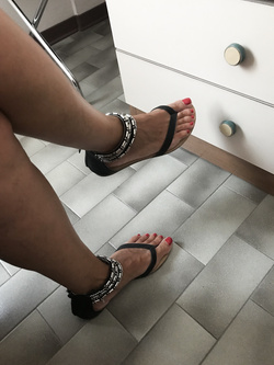 I piedi della mia troia Parte 2