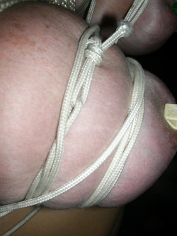 Amica dalle grandi tette ( bondage)