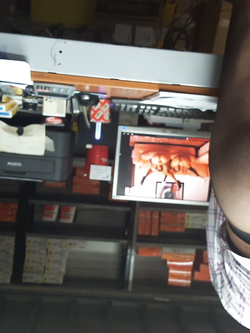 ESIBIZIONISMO FETISH IN COLLANT CON AMICA DI MILANO