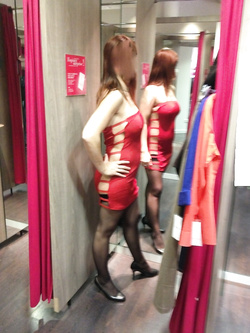 La mia tettona  in camerino