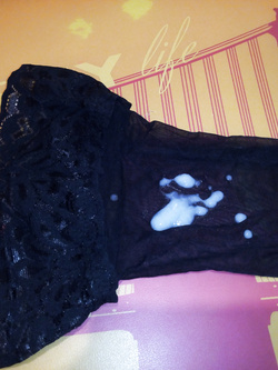 Quella ingoia sborra di mia moglie