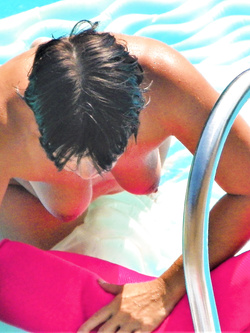 Slut in the pool