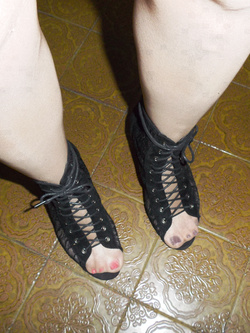 Mia cugina fica - fisico piedi calze