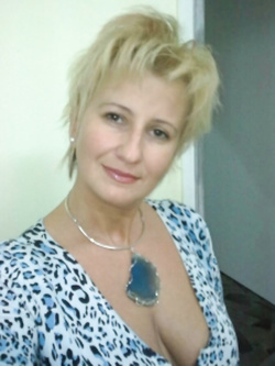 Angelica 50 Polish hairy milf spreading