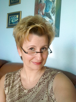 Angelica 50 Polish hairy milf spreading