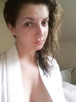 Meg 30 yo Polish slut posing