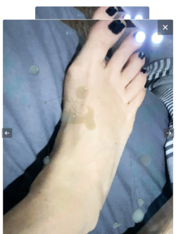 Piedini sborrati da un amico di amaporn