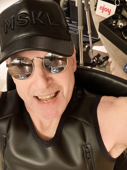 Lenny52 peep show capo e puttana