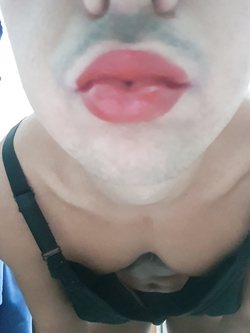 Sono sempre la vostra bellissima troia