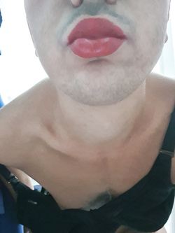 Sono sempre la vostra bellissima troia