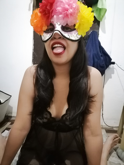 MOGLIE IN LINGERIE