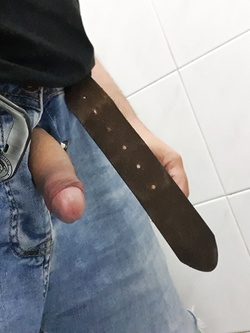 Io.......in bagno di un centro commerciale