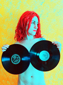 VINYLS & TSHIRTS