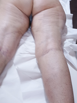 4 foto della mia amante 70 anni e 1 mia moglie che ne dite