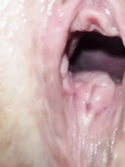 La mia compagna di 55 anni umiliata nuda per voi