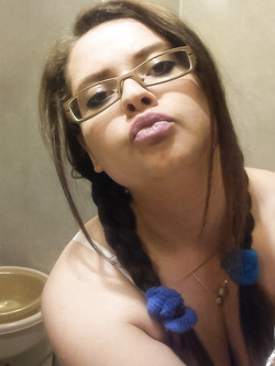 Iza 30 Polish wife masturbatinng for stranger