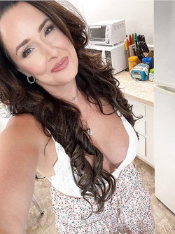 Vuoi vedere tua moglie farsi puttana?