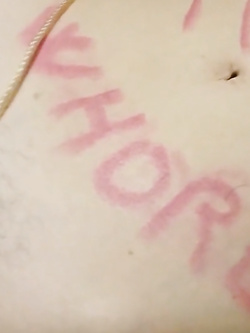 Mia moglie viene messa a nudo 8