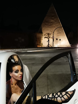 NELLA NOTTE A ROMA SUCCCEDE...CLICCAAAA