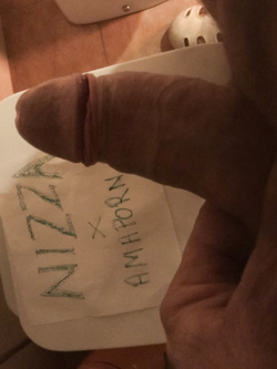 Mi mostro nudo