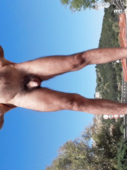 Nudo in strada