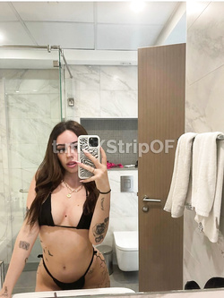 Laura Corti foto porno of