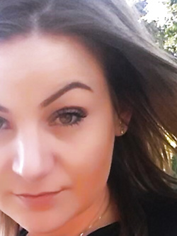 simona - porcellina esibizionista da bo