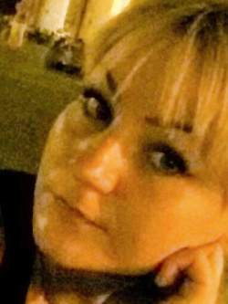 simona - porcellina esibizionista da bo
