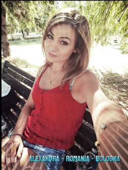 simona - porcellina esibizionista da bo