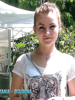 simona - porcellina esibizionista da bo