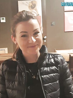 simona - porcellina esibizionista da bo