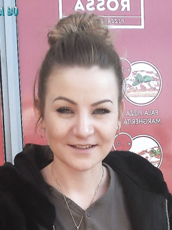 simona - porcellina esibizionista da bo