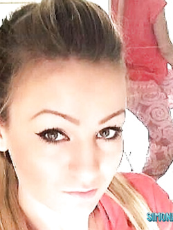 simona - porcellina esibizionista da bo