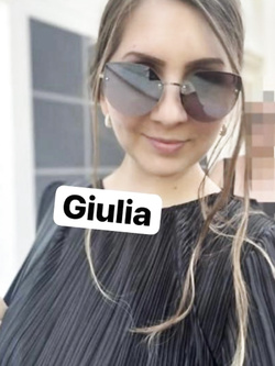 Amiche di mamma da chi ve lo fareste succhiare?