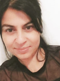silvia - vacca esibizionista di bologna