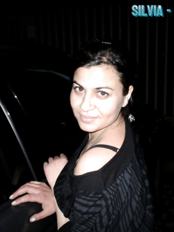 silvia - vacca esibizionista di bologna
