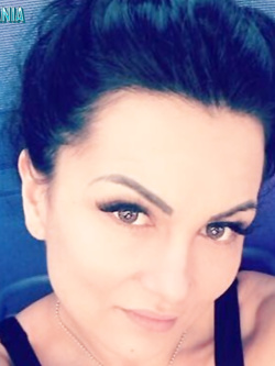 cristina - bella esibizionista di bo