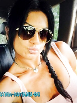 cristina - bella esibizionista di bo