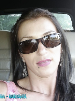 MIKELA - ZINGARA RUMENA IN AZIONE