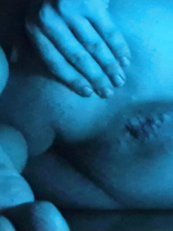 Foto dei miei piedi, culo, gambe e buco del culo