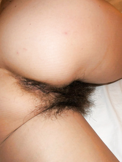 Una bella porca si mostra nuda