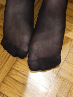 I miei sexy piedi in calze nere