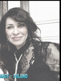 angy - esibizionista matura di milano