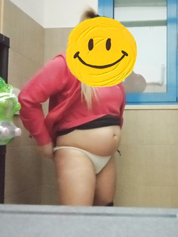 Collega spiata incinta