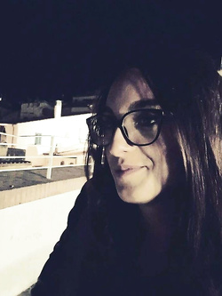 Pompinara con gli occhiali!